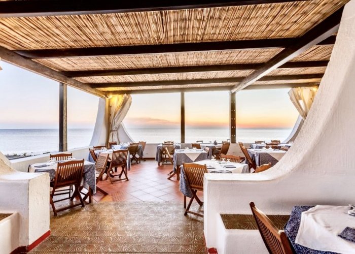 Pacchetto Hotel Mursia + Volo + Nolo