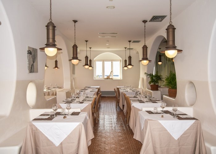 Pacchetto Hotel Mursia + Volo + Nolo