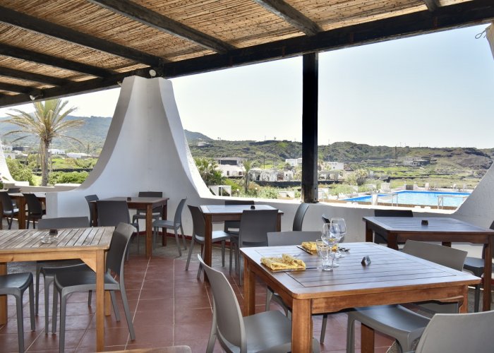 Pacchetto Hotel Mursia + Volo + Nolo