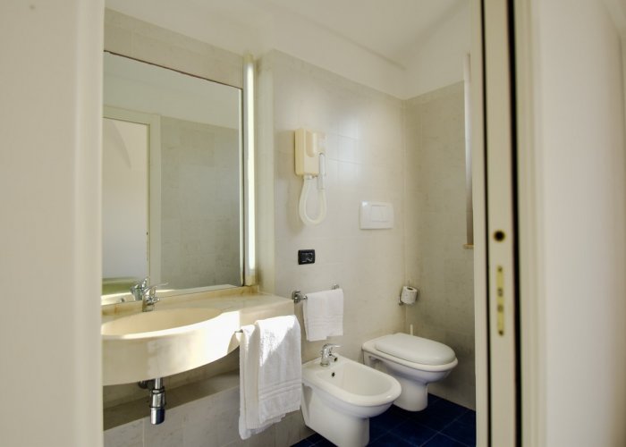 Pacchetto Hotel Mursia + Volo + Nolo