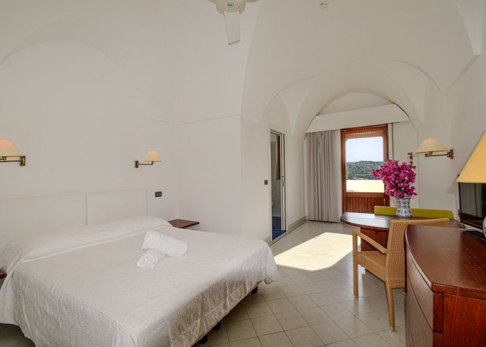 Pacchetto Hotel Mursia + Volo + Nolo