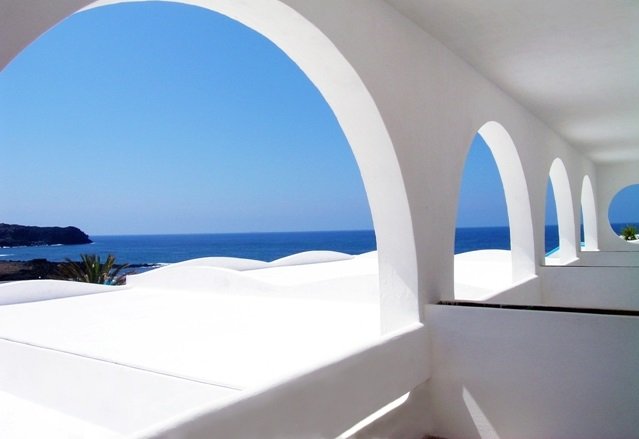 Pacchetto Hotel Cossyra + Volo + Nolo