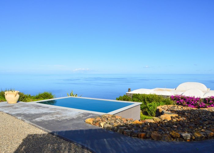 Pacchetto Reneka + Volo + Nolo