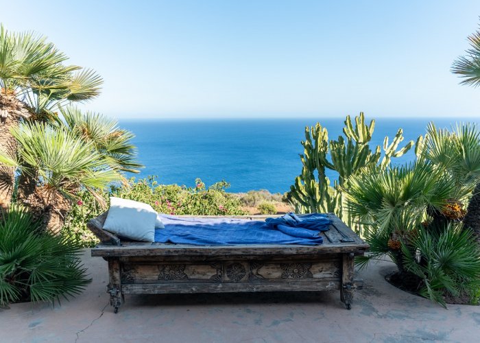 PACKAGE CORALLO + FLIGHT + RENT