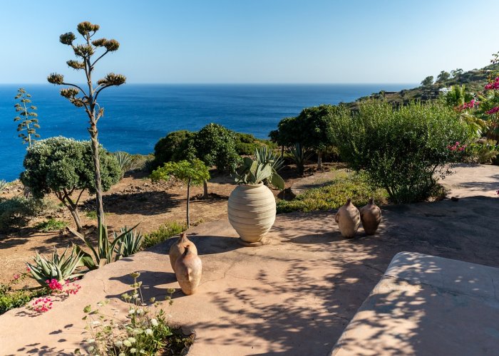 PACKAGE CORALLO + FLIGHT + RENT