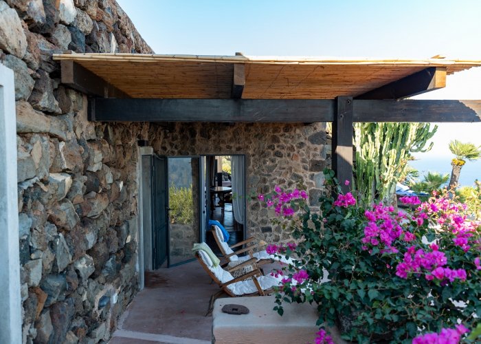 PACKAGE CORALLO + FLIGHT + RENT