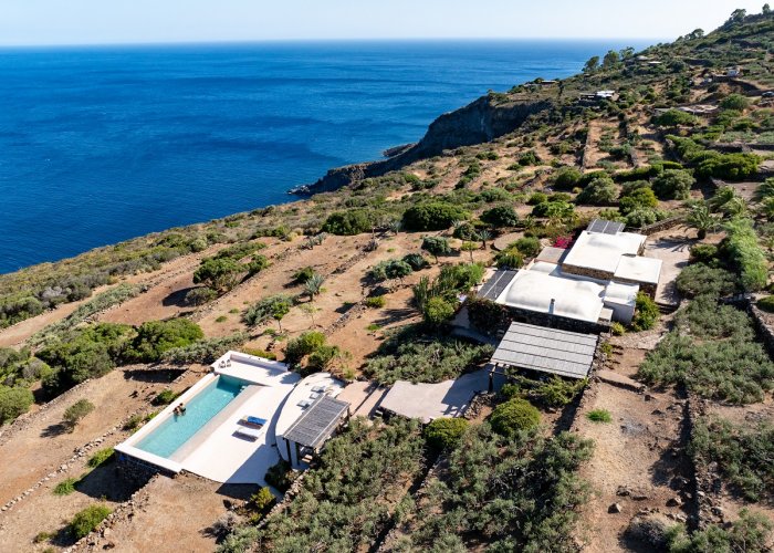 PACKAGE CORALLO + FLIGHT + RENT